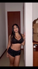 Stunning latina with curvy body works wonders in homemade POV