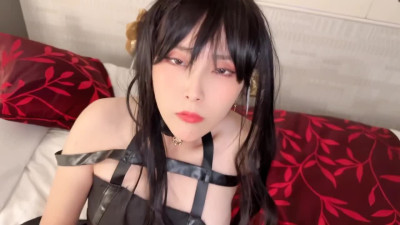 Japanese cosplayer dressed as Yor Forger from Spyfamily craves for creampie