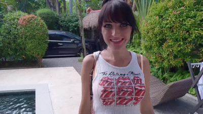 Hot Masseur Makes His Pretty Brunette Client Squirt 3 Times And Bestows Her With Multiple Creampies