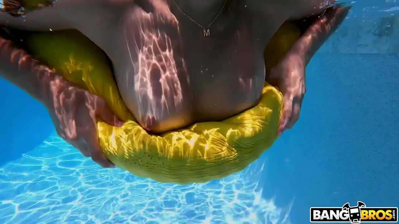 Watch Small titted petite girl handles a BBC Full. Duration: 04:56 | ePornBabe.