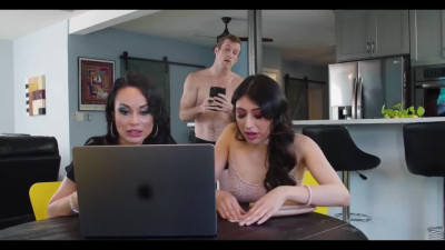 Both stepmom and stepsister want my dick, I can't refuse them