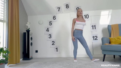 Flexible petite girl Alexa shows beautiful poses during hot sex with BF