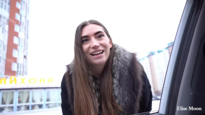 She gave a head to the taxi driver in the car and continued in his house