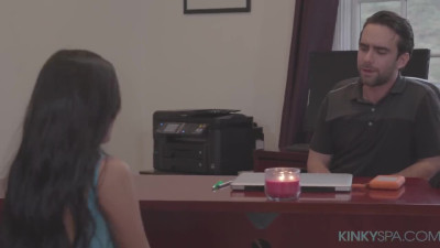 Masseuse Katya Rodriguez gets laid with her client after work
