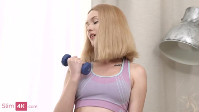 Curvy blonde chick uses all her holes to please a muscular guy