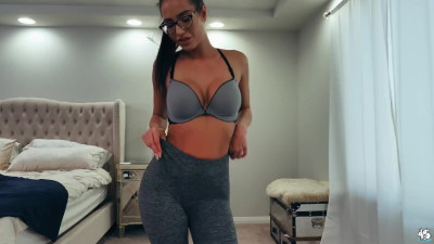 Lonely Latina spends time having good pussy-toying at the cam