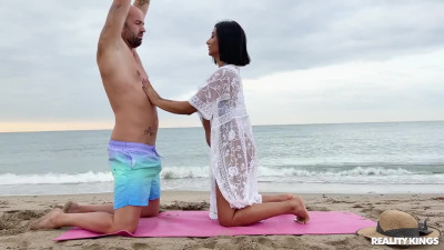 Tanned Latina Alika Penagos gives a blowjob and gets laid on the beach