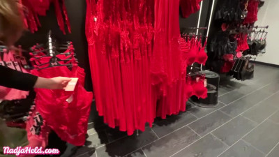 First time having sex in the shopping mall