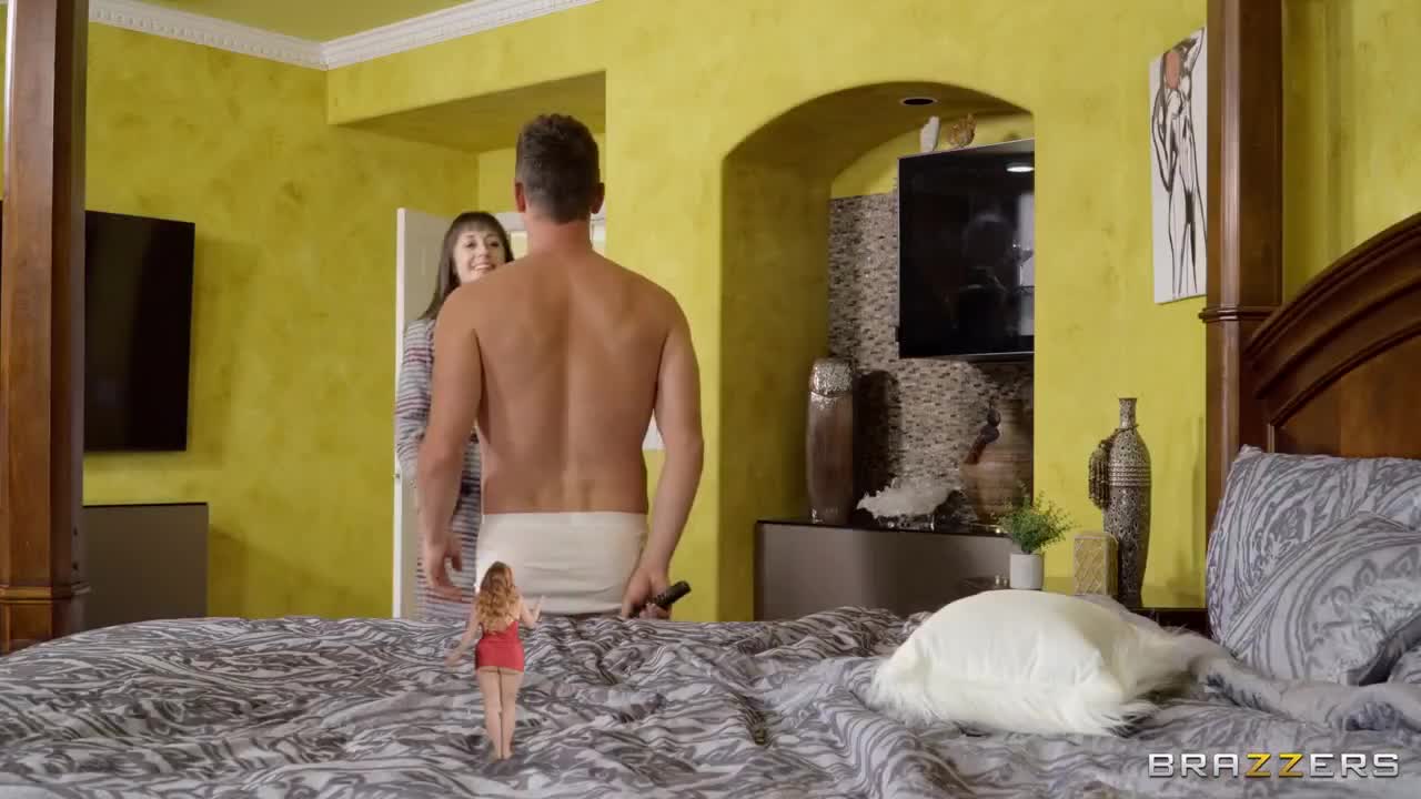 Watch Husband cheats with curvy Milf Summer Hart - Brazzers Full. Duration: 07:57 | ePornBabe.