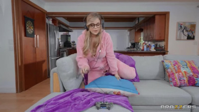 Pretty Bubble-booty Blonde Gamer Puts Away Her Console Games To Play With Enormous BBC