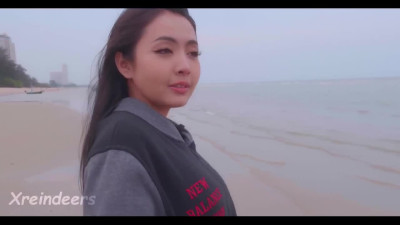 We met on the beach and realized that we both want to fuck raw
