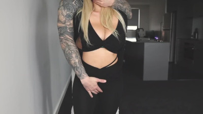 Amateur babe with huge boobs eats cum of her masculine BF