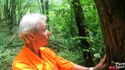 Escaped prisoner MILF has hot sex with a stranger right in the woods.