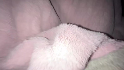 Amateur Latina films herself masturbating till orgasm under the blanket