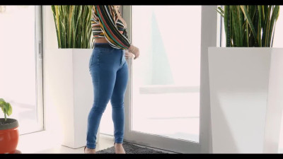 Curvy whore shows huge boobies at the casing and fucks in POV