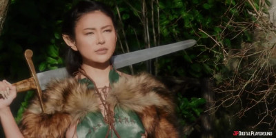 Busty elf warrior came to the king to ask for his help and dick
