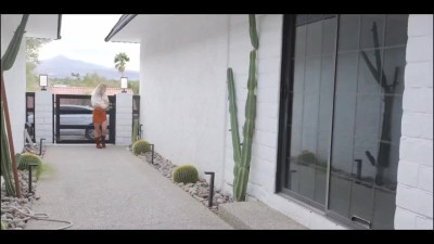 Petite blondie is bathed and fucked by stranger who gave her a shelter