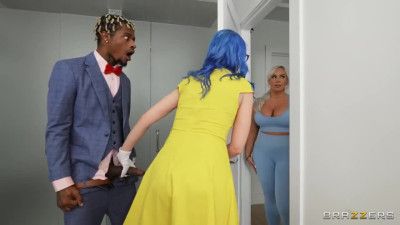 Chubby whores suck big black pipe and enjoy fucking in Threesome