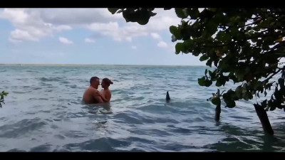 Curvy Alice Kelly enjoys a romantic sex in the Blue Lagoon
