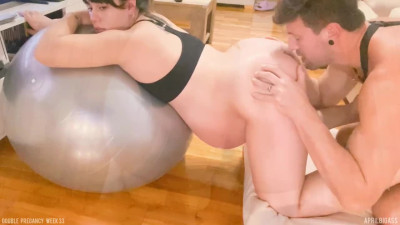 Preggo Lady wants to gets creampied into ass.