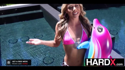 Blonde swam in the pool with a butt plug inside because she was preparing for an anal evening