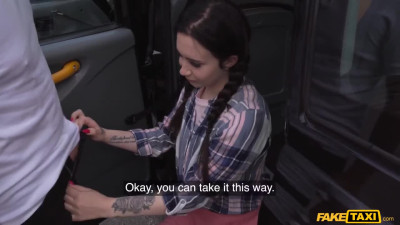 A pretty brunette repaid the taxi driver with a pleasant blowjob and her body.