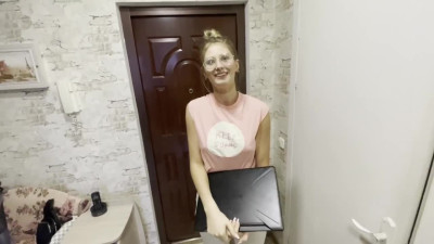 Nerdy girl with big boobs comes to her neighbor and blows his big cock