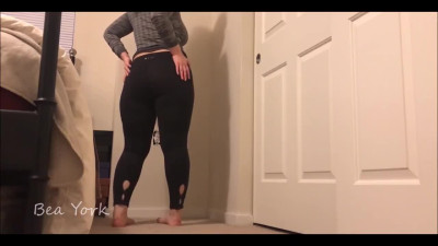Lonely girl shows her juicy body and fucks herself with big toy