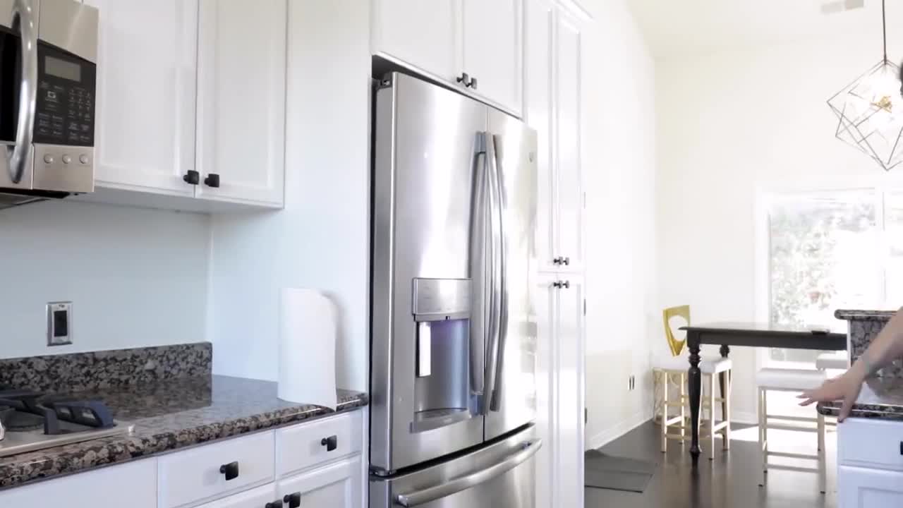 Watch You suck dick wrong, let me show you how you should be eating it! Full. Duration: 07:55 | ePornBabe.