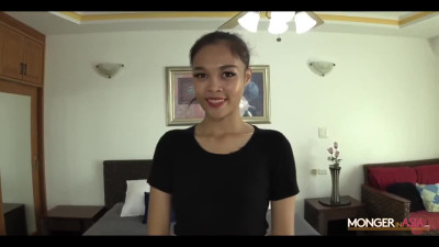 White tourist impregnates a thai slut in the hotel room