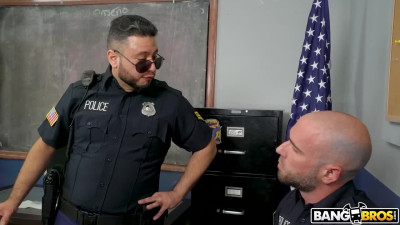 Latina criminal hopes they let her go after such a deep anal she provided to cops