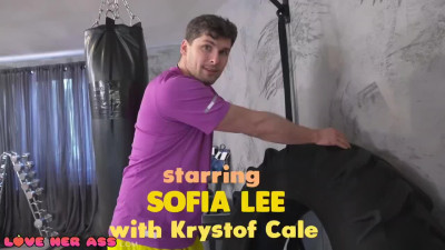 Thick and curvy Sofia Lee prefers restless anal sex with her gym trainer