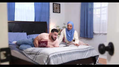Arab stepsister sucks my dick instead of praying