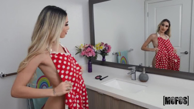 Lovely Slim Blonde Kitchen Maid Cooks Naked In Apron To Seduce Her Boss And Get His Cream