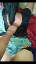 Indian MILF wants to get a cumshot on her ass
