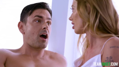Astounding babes succumb to dirty thoughts with one lucky dude