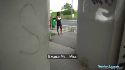 Ebony public agent is delighted with a public outdoor fuck