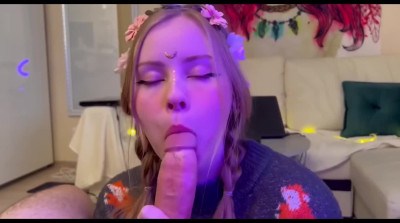 Elf Girl does a nice blowjob
