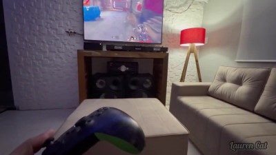 Guy plays not only video games but also with the pussy of his latina slut