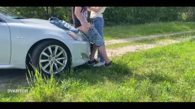 Amateur couple made an urgent stop of the car to have sex on the hood