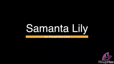Sexy Blonde MILF Samanta Lily Shows Off Her Natural XXXL-Size Boobs