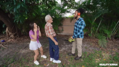 Hired worker fucks boss' daughter in backyard