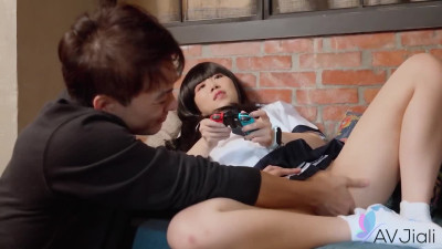 Petite Asian College-girl Got Her Pussy Licked And Fingered Up To Orgasm Before a Fuck