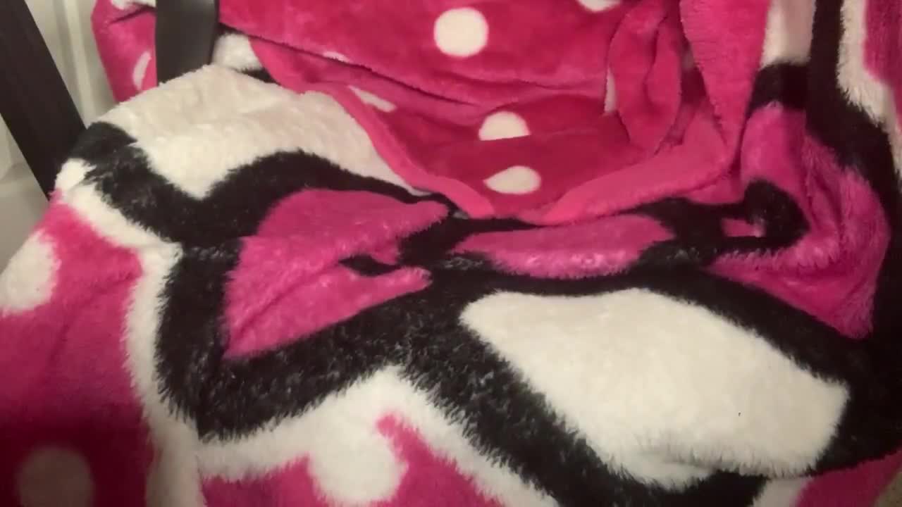 Watch Gamer girl fucks her pussy with controller - Amateur Solo Full. Duration: 04:54 | ePornBabe.