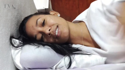 Eva Ramirezz shot a hot morning solo video