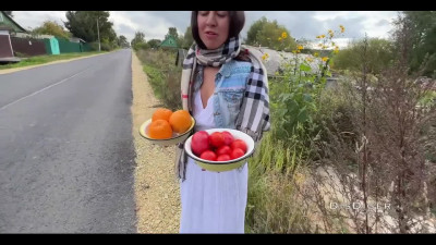 Slim Brunette Girl Selling Fruits Showed Me Her Own Peaches While Riding My Cock
