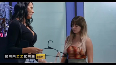 Reagan Foxx wants to pick up a bra for her huge tits