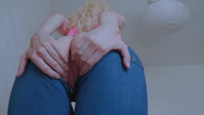 Bitch in jeans plays with her dildo - Solo