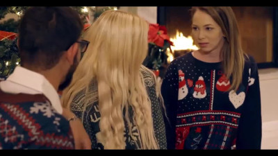 Stepfamily threesome with Chloe Couture and Hannah Hays.