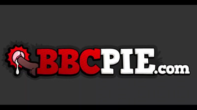 Horny Babe's Christmas Wish of BBC Has Been Fulfilled